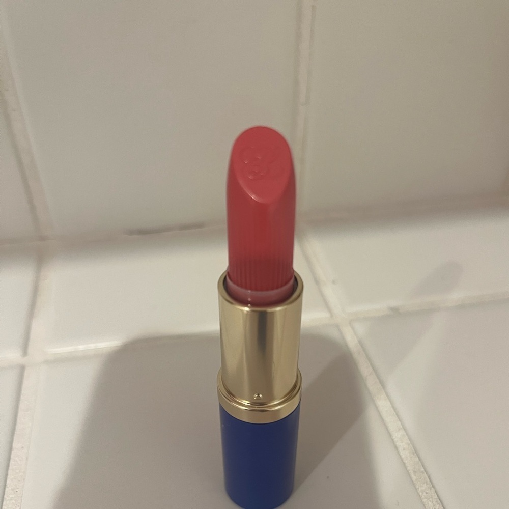 Estee Lauder lipstick creme‎ rouge levres 220 powerful